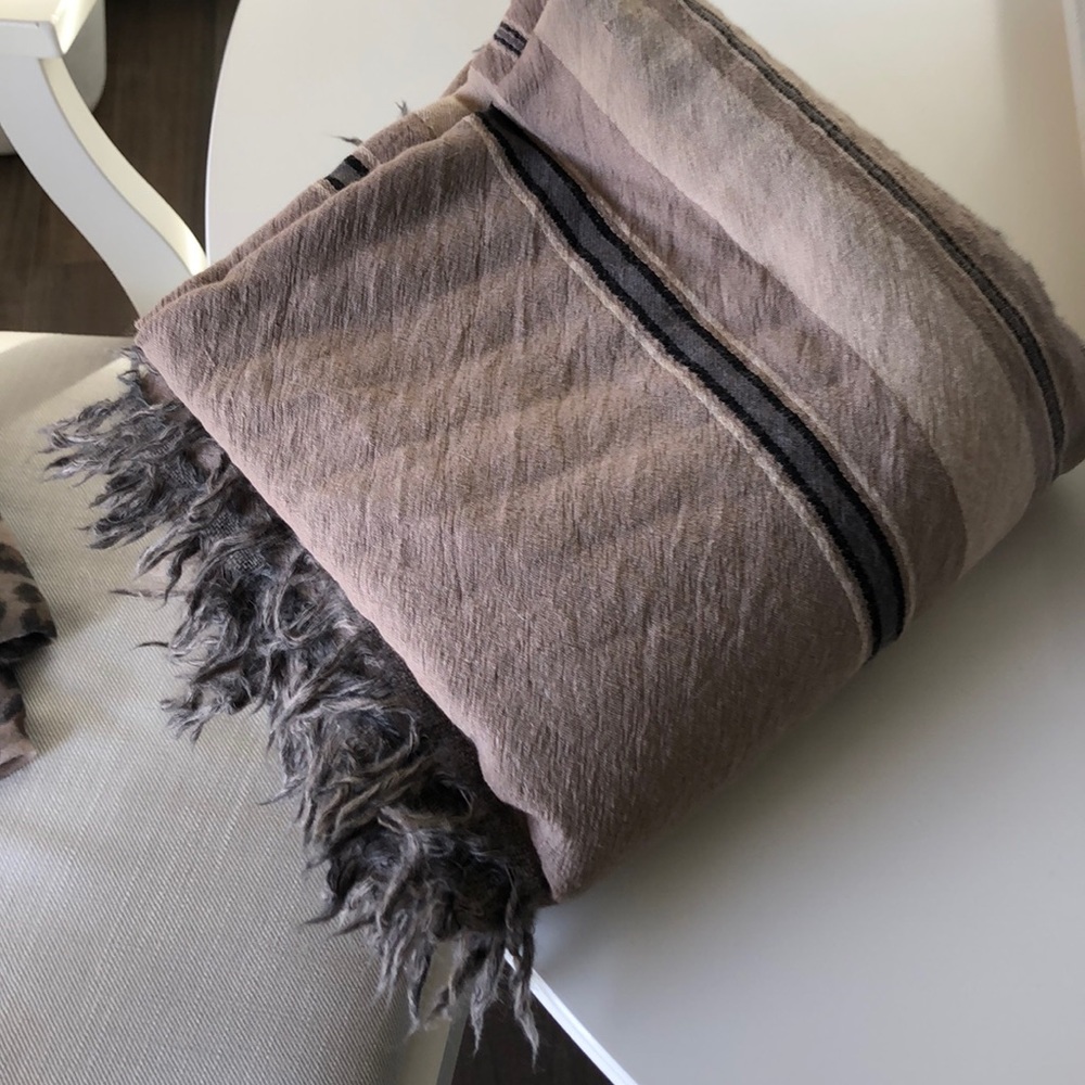 Wilfred scarf